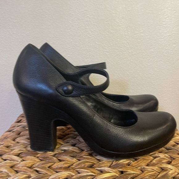 Gianni Bini Black Leather Round Toe Mary Jane Block Heel Pump.  Size 8.5 - Picture 10 of 10